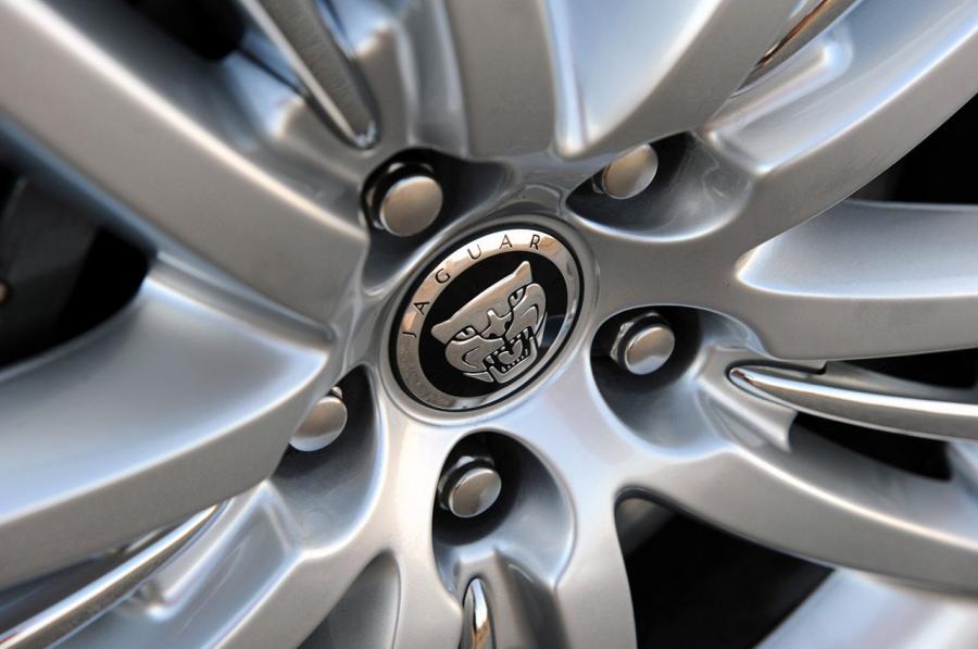  Jaguar XF Supercharged 2010 года  (фото 47 из 56)